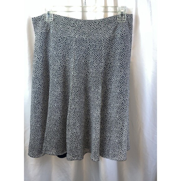 liz & co. Dresses & Skirts - Liz & Co Women’s Abstract Polka Dot A-line Knee Length Skirt Size 8 Flowy
